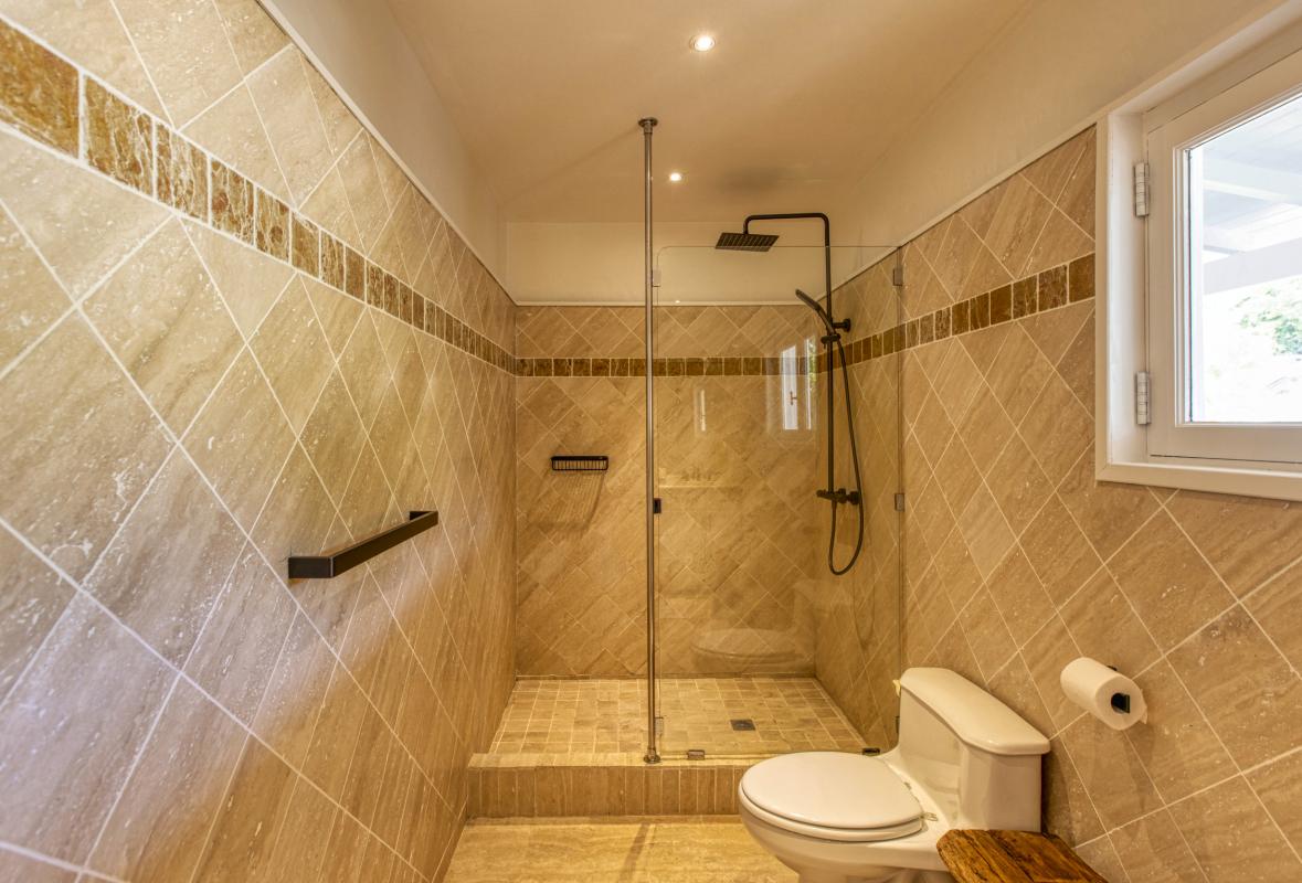 A louer villa 3 chambre Terres Basses Saint Martin_ Salle d'eau - 27